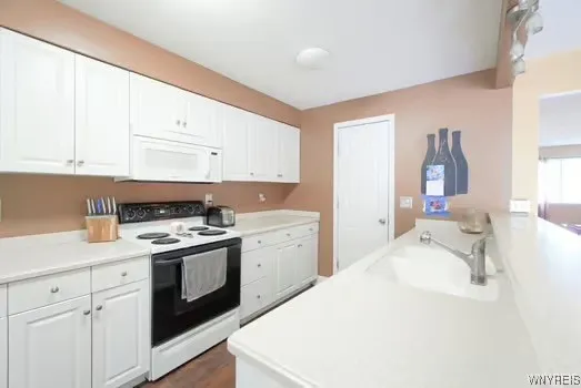 1104 Netherton Court, Amherst, New York 14051, Amherst, New York 14051, 3 Bedrooms Bedrooms, 7 Rooms Rooms,2 BathroomsBathrooms,Residential,For Sale,1104 Netherton Court, Amherst, New York 14051,B1621760