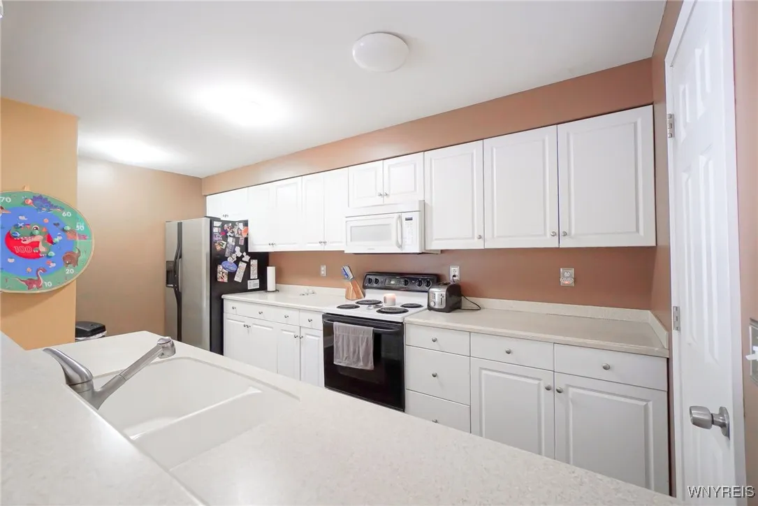 1104 Netherton Court, Amherst, New York 14051, Amherst, New York 14051, 3 Bedrooms Bedrooms, 7 Rooms Rooms,2 BathroomsBathrooms,Residential,For Sale,1104 Netherton Court, Amherst, New York 14051,B1621760