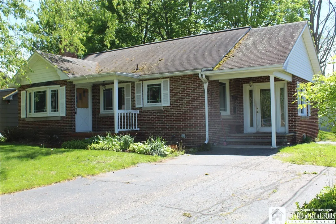 410 Chestnut Street, Pomfret, New York 14063, Pomfret, New York 14063, 4 Bedrooms Bedrooms, ,3 BathroomsBathrooms,Residential,For Sale,410 Chestnut Street, Pomfret, New York 14063,R1621759