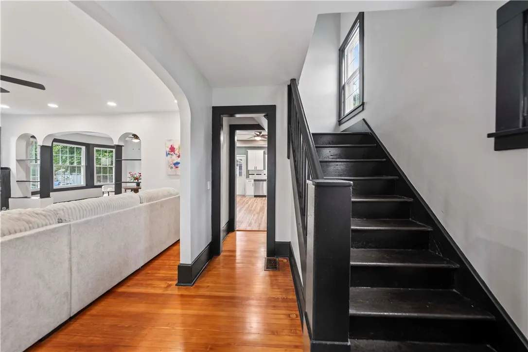 Wooden Staircase to 2nd floor