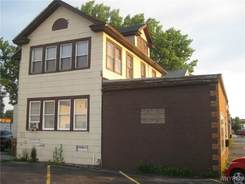 3760 Harlem Road, Cheektowaga, New York 14215, Cheektowaga, New York 14215, 5 Rooms Rooms,Commercial Sale,For Sale,3760 Harlem Road, Cheektowaga, New York 14215,B1620671