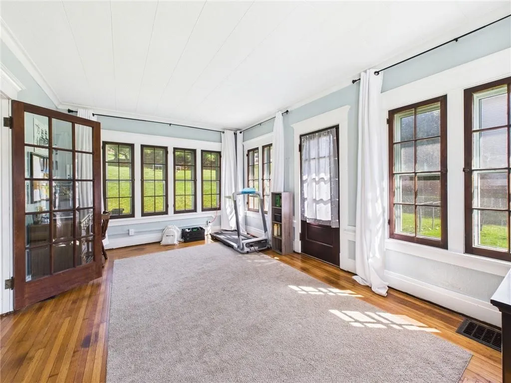 1010 West Main Street, Smethport Boro, Pennsylvani, Smethport Boro, Pennsylvania 16749, 4 Bedrooms Bedrooms, 10 Rooms Rooms,2 BathroomsBathrooms,Residential,For Sale,1010 West Main Street, Smethport Boro, Pennsylvani,R1621063