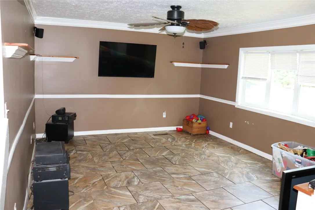 697 North Greece Road, Greece, New York 14626, Greece, New York 14626, 3 Bedrooms Bedrooms, 8 Rooms Rooms,1 BathroomBathrooms,Residential,For Sale,697 North Greece Road, Greece, New York 14626,R1620454