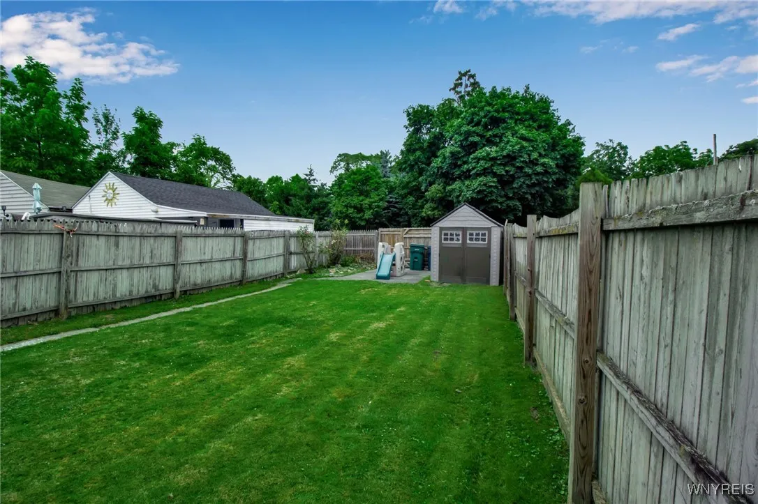1007 87th Street, Niagara Falls, New York 14304, Niagara Falls, New York 14304, 3 Bedrooms Bedrooms, 7 Rooms Rooms,2 BathroomsBathrooms,Residential,For Sale,1007 87th Street, Niagara Falls, New York 14304,B1621776