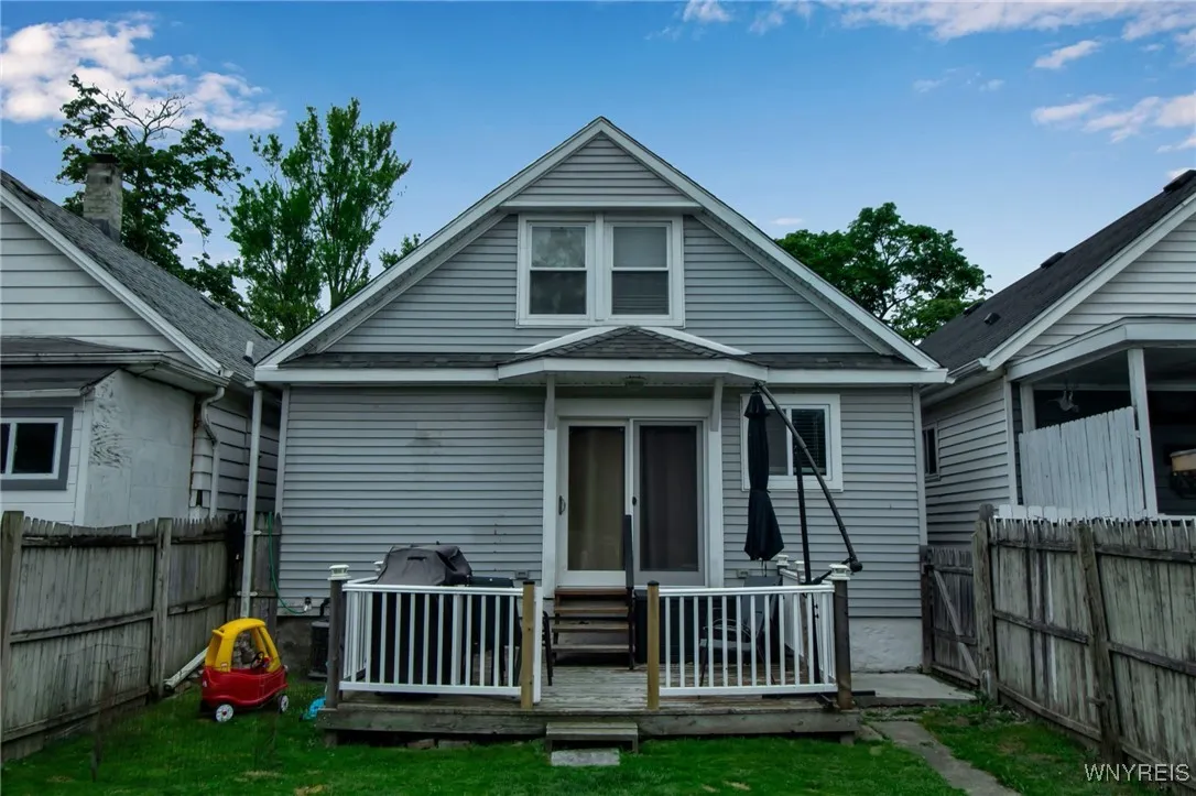 1007 87th Street, Niagara Falls, New York 14304, Niagara Falls, New York 14304, 3 Bedrooms Bedrooms, 7 Rooms Rooms,2 BathroomsBathrooms,Residential,For Sale,1007 87th Street, Niagara Falls, New York 14304,B1621776