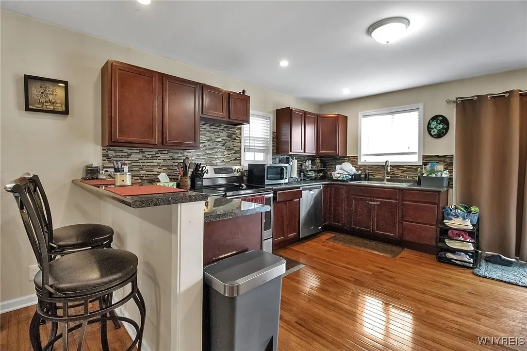 1007 87th Street, Niagara Falls, New York 14304, Niagara Falls, New York 14304, 3 Bedrooms Bedrooms, 7 Rooms Rooms,2 BathroomsBathrooms,Residential,For Sale,1007 87th Street, Niagara Falls, New York 14304,B1621776
