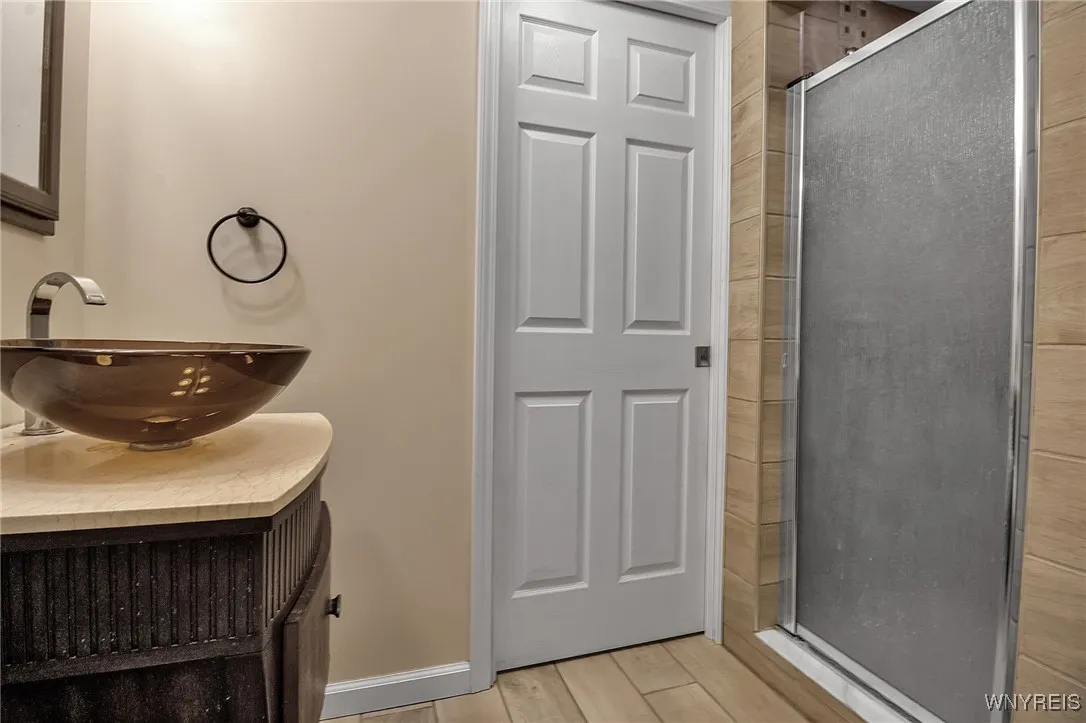 1007 87th Street, Niagara Falls, New York 14304, Niagara Falls, New York 14304, 3 Bedrooms Bedrooms, 7 Rooms Rooms,2 BathroomsBathrooms,Residential,For Sale,1007 87th Street, Niagara Falls, New York 14304,B1621776