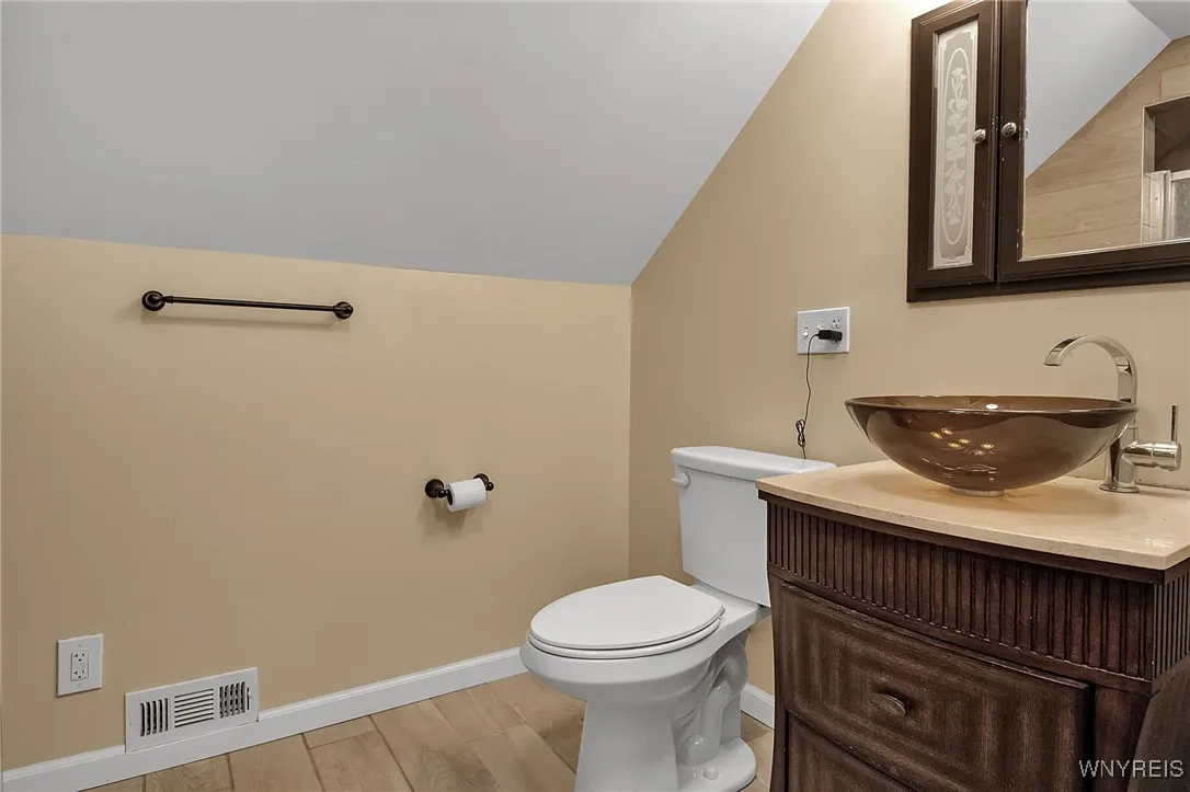 1007 87th Street, Niagara Falls, New York 14304, Niagara Falls, New York 14304, 3 Bedrooms Bedrooms, 7 Rooms Rooms,2 BathroomsBathrooms,Residential,For Sale,1007 87th Street, Niagara Falls, New York 14304,B1621776