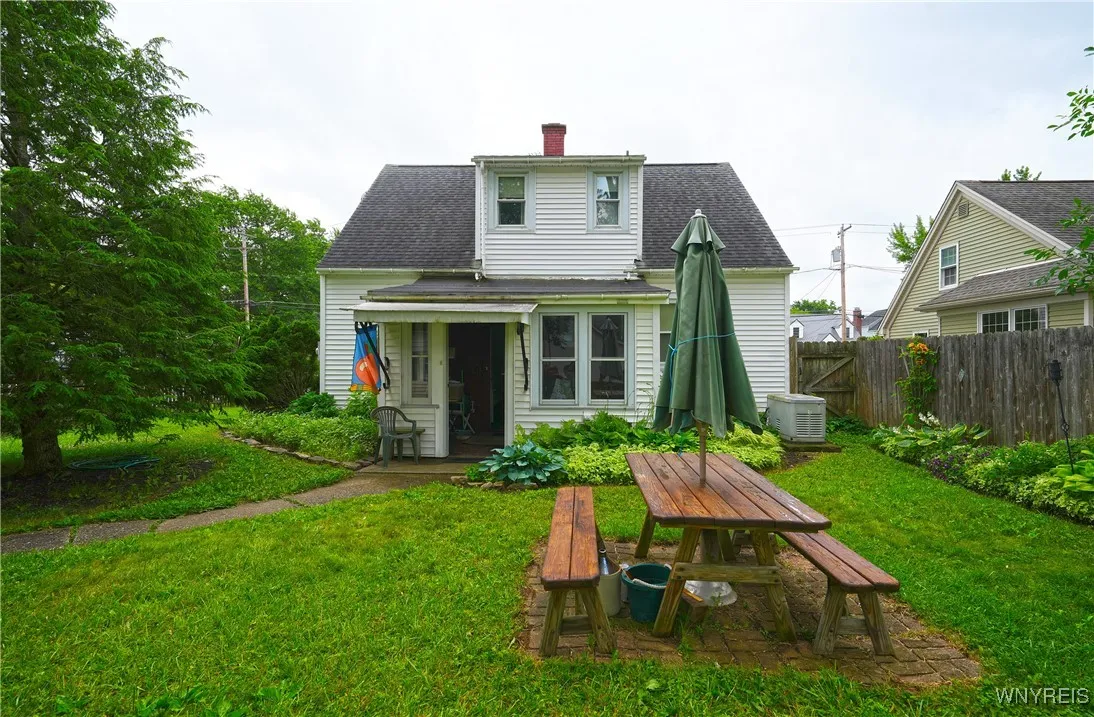 28 Huntington Court, Hamburg, New York 14075, Hamburg, New York 14075, 3 Bedrooms Bedrooms, 8 Rooms Rooms,1 BathroomBathrooms,Residential,For Sale,28 Huntington Court, Hamburg, New York 14075,B1618354