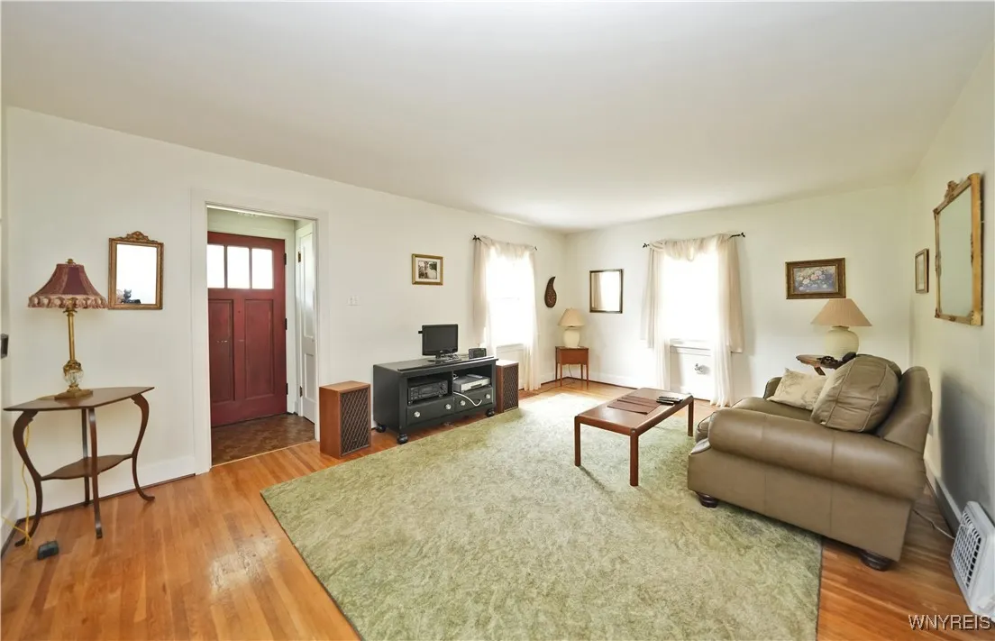 28 Huntington Court, Hamburg, New York 14075, Hamburg, New York 14075, 3 Bedrooms Bedrooms, 8 Rooms Rooms,1 BathroomBathrooms,Residential,For Sale,28 Huntington Court, Hamburg, New York 14075,B1618354