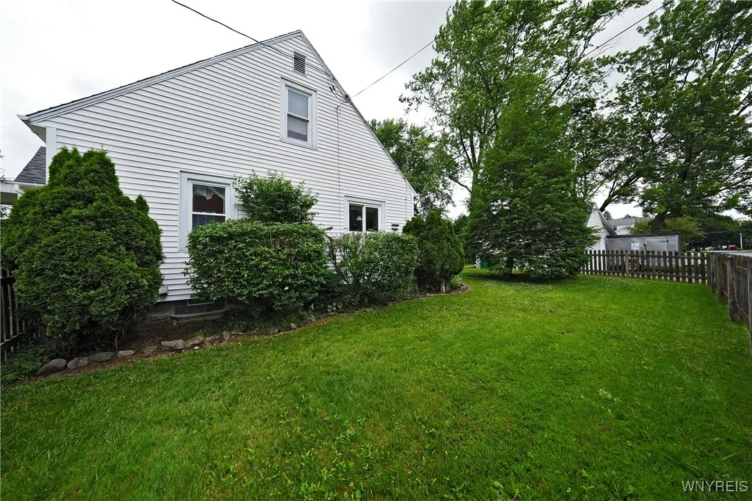 28 Huntington Court, Hamburg, New York 14075, Hamburg, New York 14075, 3 Bedrooms Bedrooms, 8 Rooms Rooms,1 BathroomBathrooms,Residential,For Sale,28 Huntington Court, Hamburg, New York 14075,B1618354