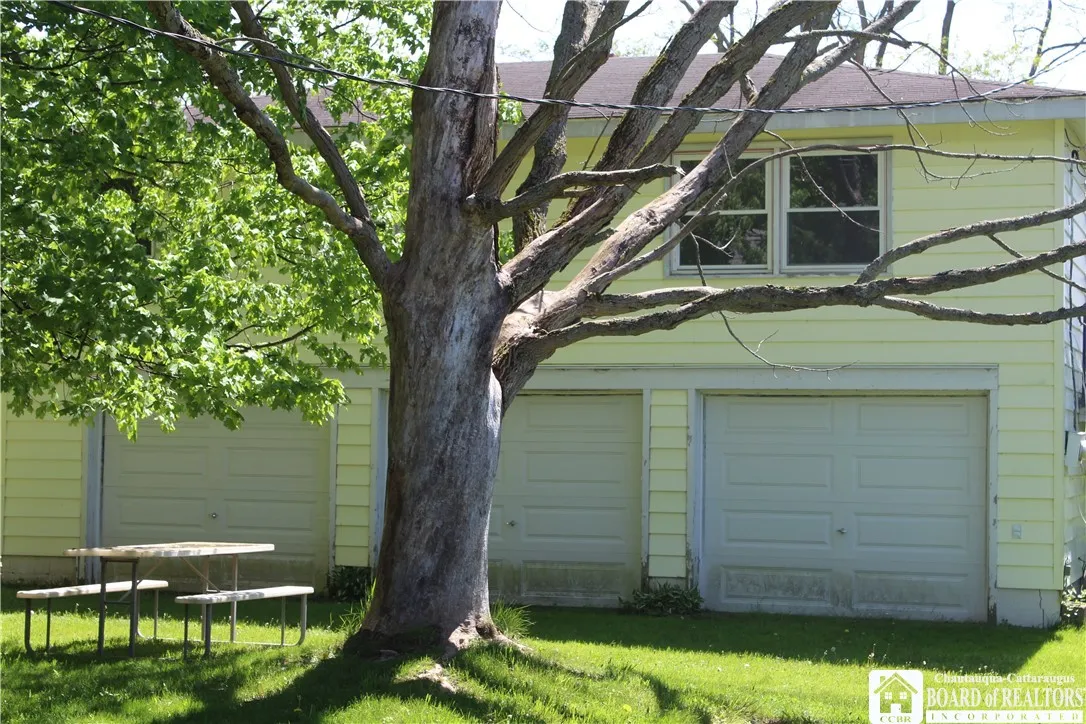 410 Chestnut Street, Pomfret, New York 14063, Pomfret, New York 14063, 2 Bedrooms Bedrooms, 6 Rooms Rooms,2 BathroomsBathrooms,Residential,For Sale,410 Chestnut Street, Pomfret, New York 14063,R1621755