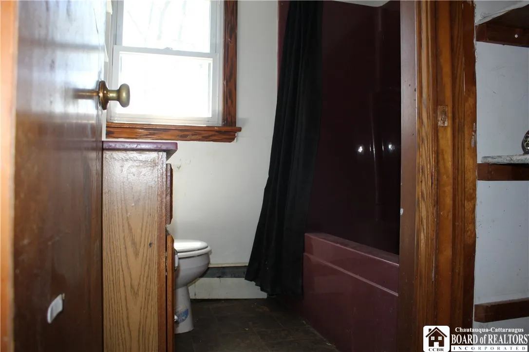 410 Chestnut Street, Pomfret, New York 14063, Pomfret, New York 14063, 2 Bedrooms Bedrooms, 6 Rooms Rooms,2 BathroomsBathrooms,Residential,For Sale,410 Chestnut Street, Pomfret, New York 14063,R1621755