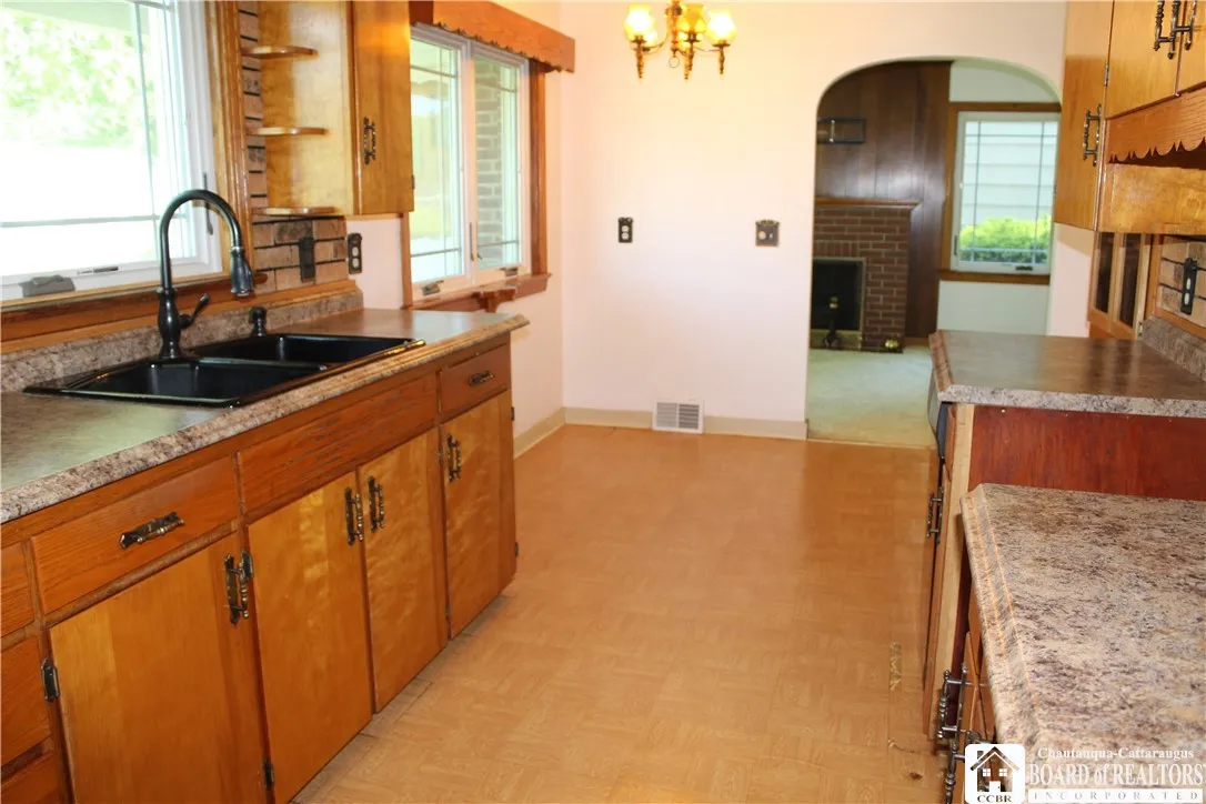 410 Chestnut Street, Pomfret, New York 14063, Pomfret, New York 14063, 2 Bedrooms Bedrooms, 6 Rooms Rooms,2 BathroomsBathrooms,Residential,For Sale,410 Chestnut Street, Pomfret, New York 14063,R1621755