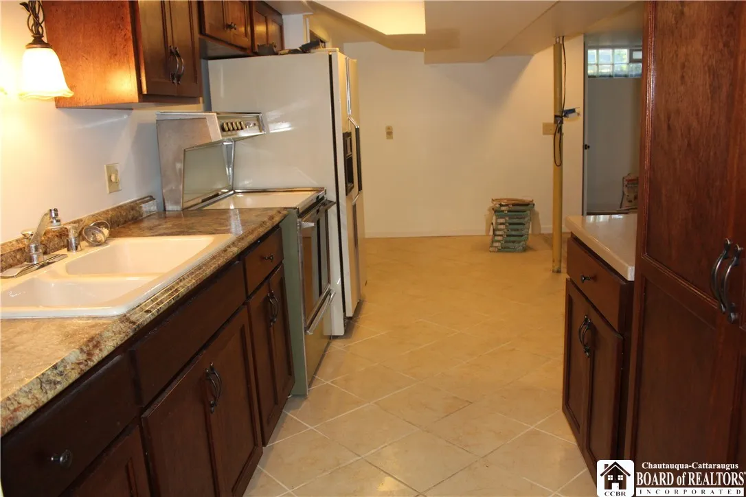 410 Chestnut Street, Pomfret, New York 14063, Pomfret, New York 14063, 2 Bedrooms Bedrooms, 6 Rooms Rooms,2 BathroomsBathrooms,Residential,For Sale,410 Chestnut Street, Pomfret, New York 14063,R1621755