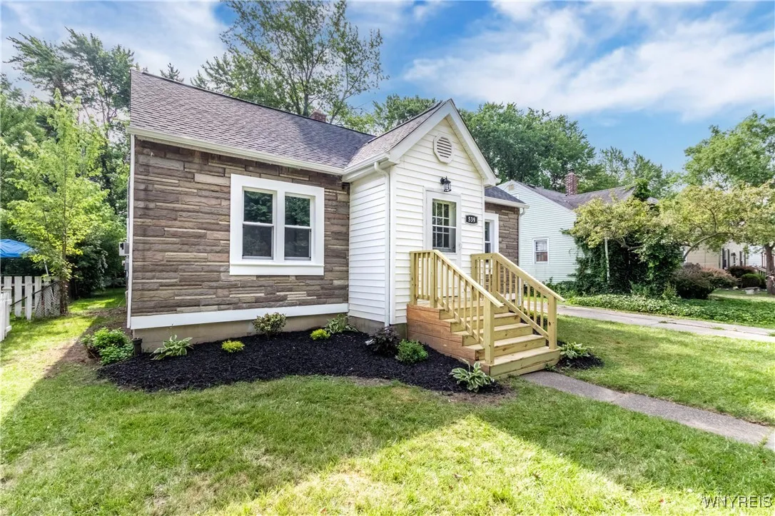 539 Windermere Boulevard, Amherst, New York 14226, Amherst, New York 14226, 4 Bedrooms Bedrooms, 9 Rooms Rooms,1 BathroomBathrooms,Residential,For Sale,539 Windermere Boulevard, Amherst, New York 14226,B1621185