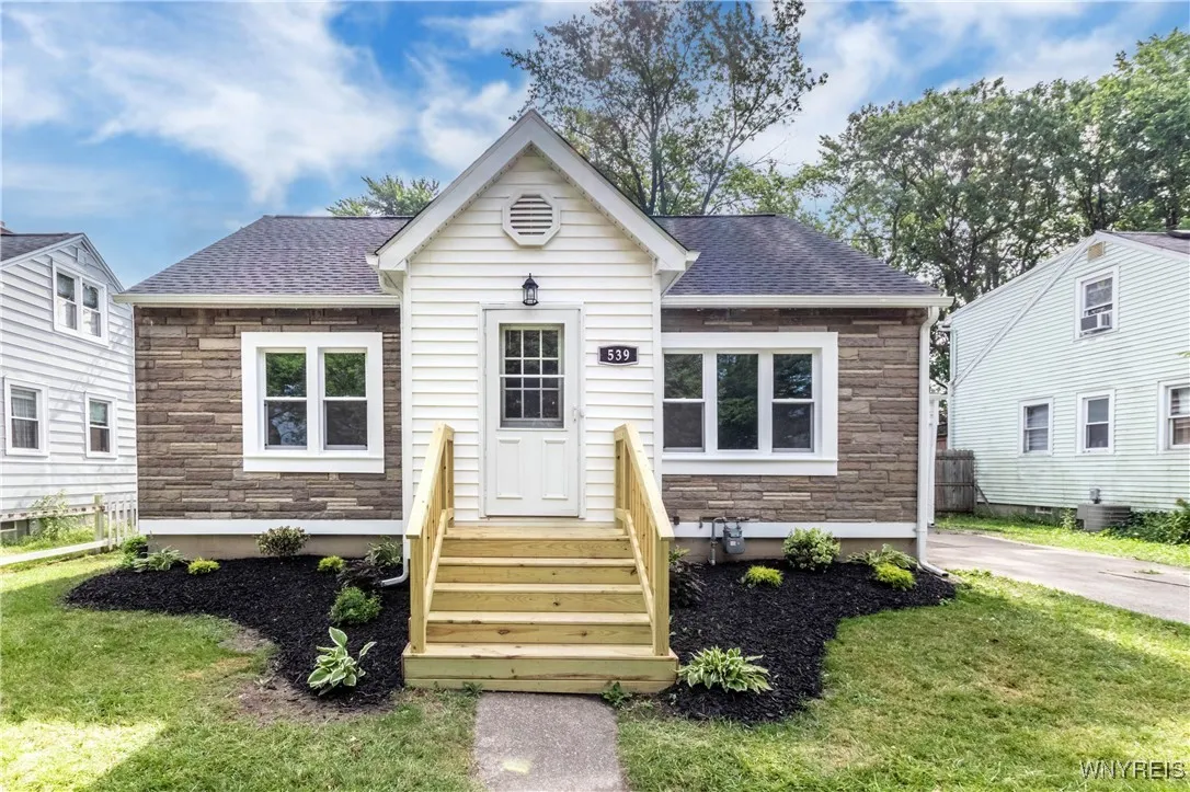 539 Windermere Boulevard, Amherst, New York 14226, Amherst, New York 14226, 4 Bedrooms Bedrooms, 9 Rooms Rooms,1 BathroomBathrooms,Residential,For Sale,539 Windermere Boulevard, Amherst, New York 14226,B1621185