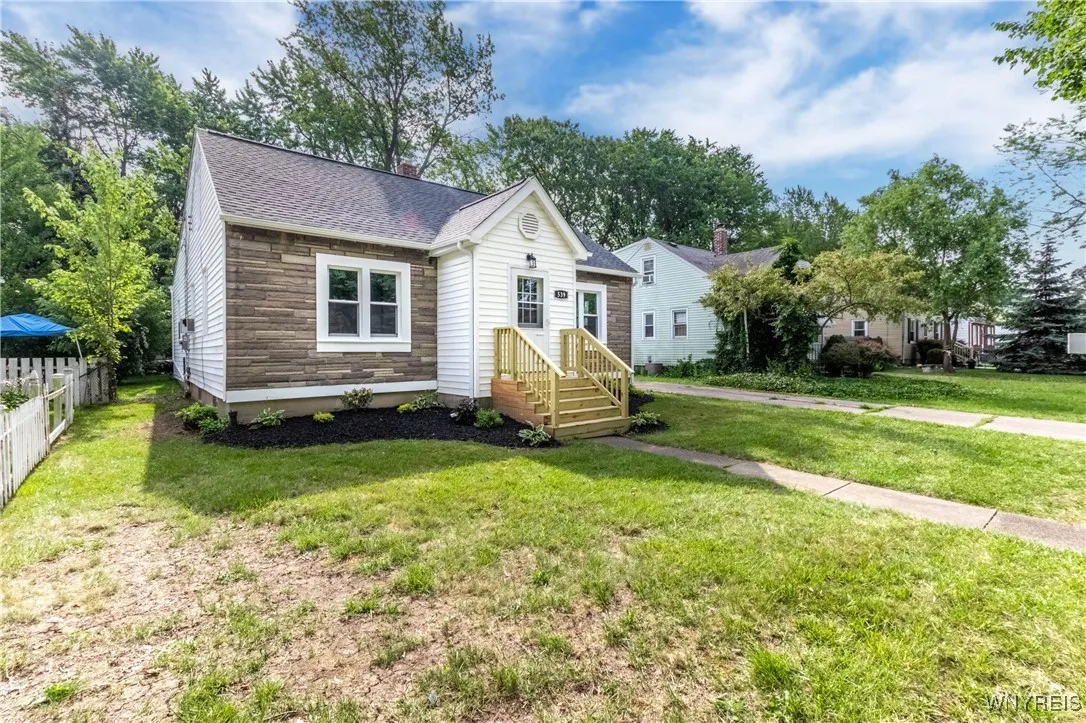 539 Windermere Boulevard, Amherst, New York 14226, Amherst, New York 14226, 4 Bedrooms Bedrooms, 9 Rooms Rooms,1 BathroomBathrooms,Residential,For Sale,539 Windermere Boulevard, Amherst, New York 14226,B1621185