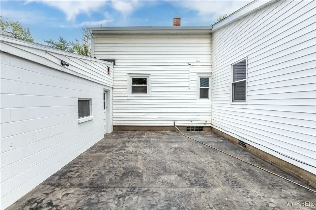 539 Windermere Boulevard, Amherst, New York 14226, Amherst, New York 14226, 4 Bedrooms Bedrooms, 9 Rooms Rooms,1 BathroomBathrooms,Residential,For Sale,539 Windermere Boulevard, Amherst, New York 14226,B1621185