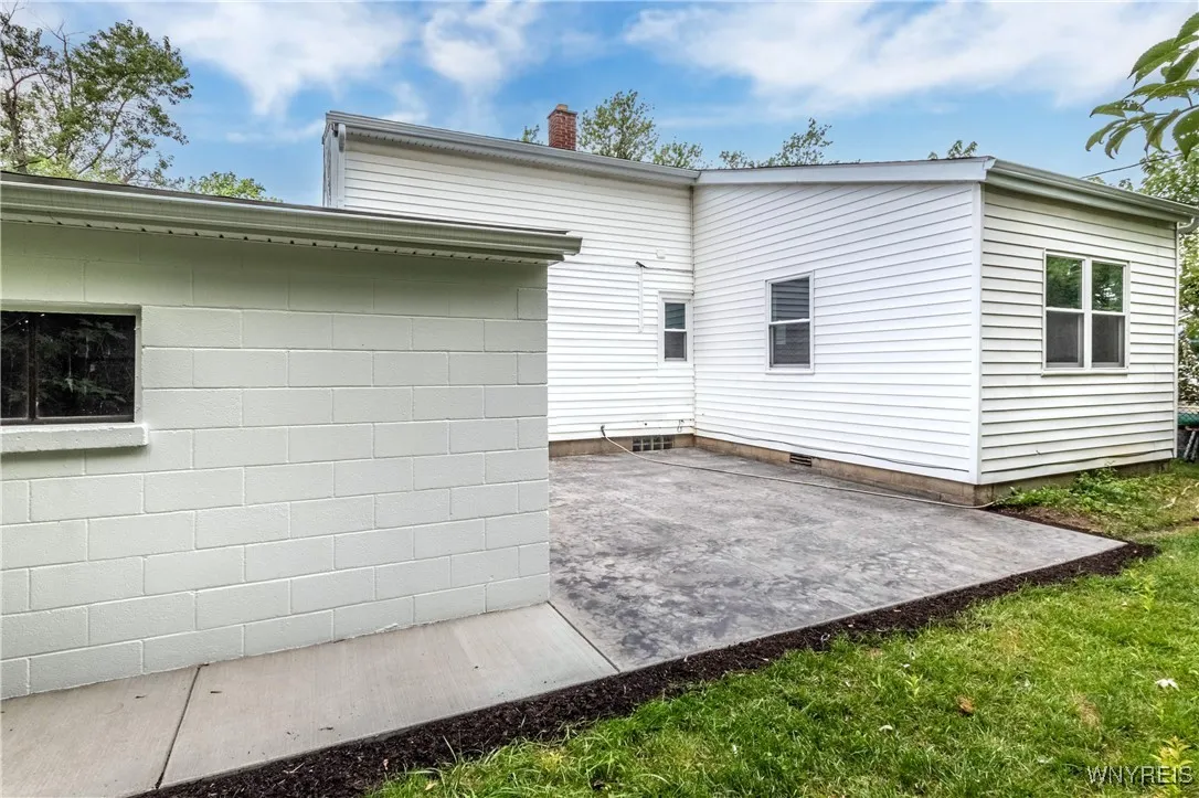 539 Windermere Boulevard, Amherst, New York 14226, Amherst, New York 14226, 4 Bedrooms Bedrooms, 9 Rooms Rooms,1 BathroomBathrooms,Residential,For Sale,539 Windermere Boulevard, Amherst, New York 14226,B1621185