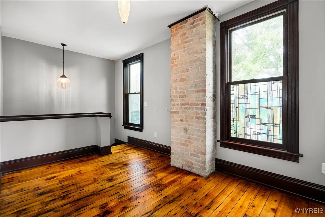 136 Prospect Avenue, Buffalo, New York 14201, Buffalo, New York 14201, 3 Bedrooms Bedrooms, 7 Rooms Rooms,2 BathroomsBathrooms,Residential Lease,For Rent,136 Prospect Avenue, Buffalo, New York 14201,B1620041