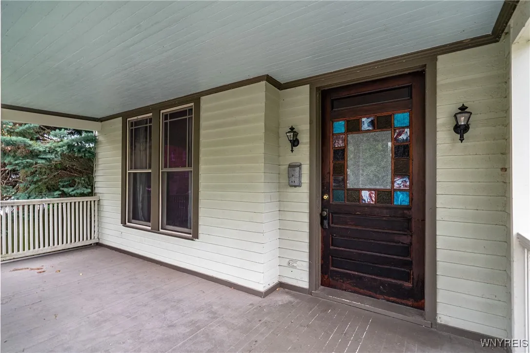 136 Prospect Avenue, Buffalo, New York 14201, Buffalo, New York 14201, 3 Bedrooms Bedrooms, 7 Rooms Rooms,2 BathroomsBathrooms,Residential Lease,For Rent,136 Prospect Avenue, Buffalo, New York 14201,B1620041