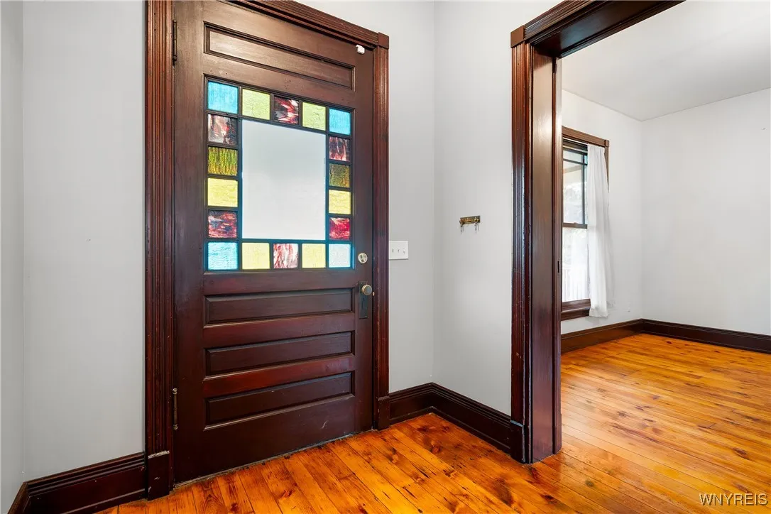 136 Prospect Avenue, Buffalo, New York 14201, Buffalo, New York 14201, 3 Bedrooms Bedrooms, 7 Rooms Rooms,2 BathroomsBathrooms,Residential Lease,For Rent,136 Prospect Avenue, Buffalo, New York 14201,B1620041