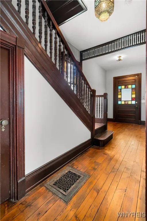 136 Prospect Avenue, Buffalo, New York 14201, Buffalo, New York 14201, 3 Bedrooms Bedrooms, 7 Rooms Rooms,2 BathroomsBathrooms,Residential Lease,For Rent,136 Prospect Avenue, Buffalo, New York 14201,B1620041