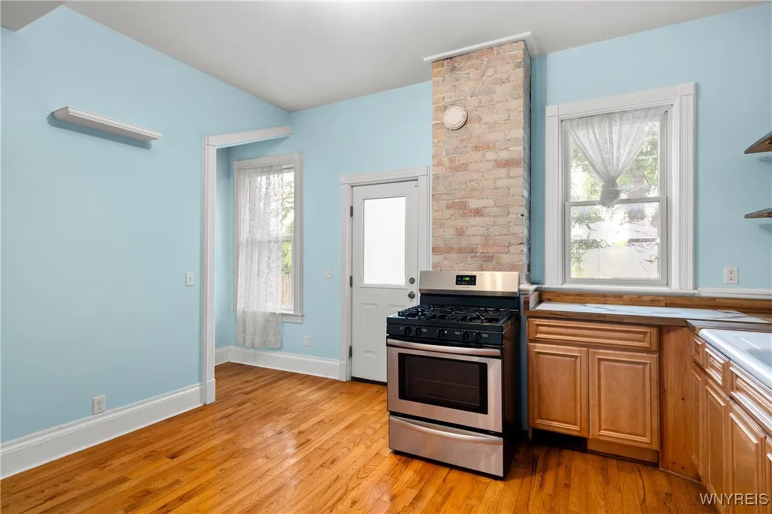 136 Prospect Avenue, Buffalo, New York 14201, Buffalo, New York 14201, 3 Bedrooms Bedrooms, 7 Rooms Rooms,2 BathroomsBathrooms,Residential Lease,For Rent,136 Prospect Avenue, Buffalo, New York 14201,B1620041