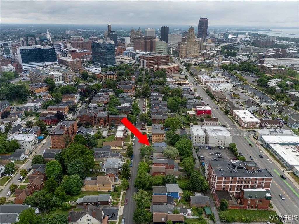 136 Prospect Avenue, Buffalo, New York 14201, Buffalo, New York 14201, 3 Bedrooms Bedrooms, 7 Rooms Rooms,2 BathroomsBathrooms,Residential Lease,For Rent,136 Prospect Avenue, Buffalo, New York 14201,B1620041