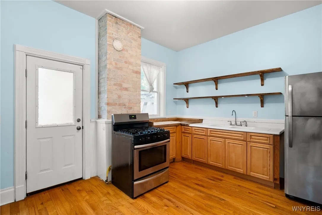136 Prospect Avenue, Buffalo, New York 14201, Buffalo, New York 14201, 3 Bedrooms Bedrooms, 7 Rooms Rooms,2 BathroomsBathrooms,Residential Lease,For Rent,136 Prospect Avenue, Buffalo, New York 14201,B1620041