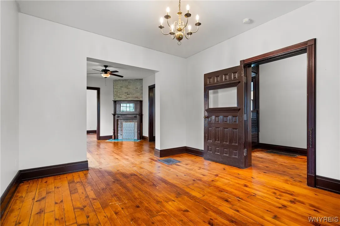 136 Prospect Avenue, Buffalo, New York 14201, Buffalo, New York 14201, 3 Bedrooms Bedrooms, 7 Rooms Rooms,2 BathroomsBathrooms,Residential Lease,For Rent,136 Prospect Avenue, Buffalo, New York 14201,B1620041