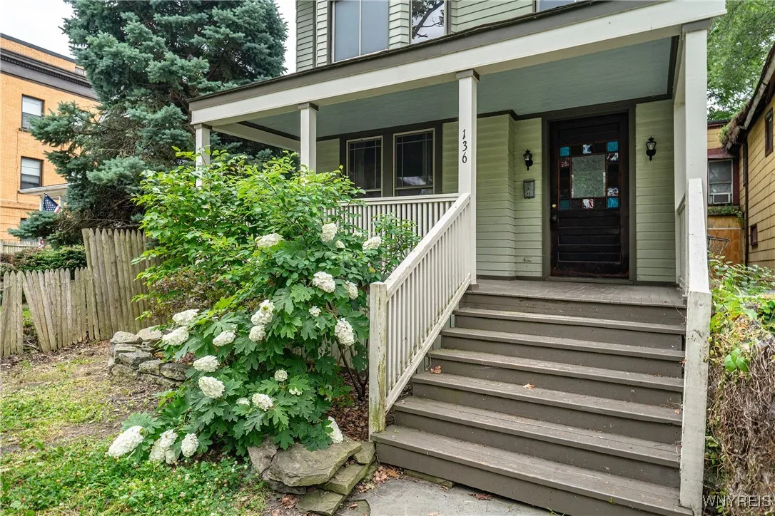 136 Prospect Avenue, Buffalo, New York 14201, Buffalo, New York 14201, 3 Bedrooms Bedrooms, 7 Rooms Rooms,2 BathroomsBathrooms,Residential Lease,For Rent,136 Prospect Avenue, Buffalo, New York 14201,B1620041
