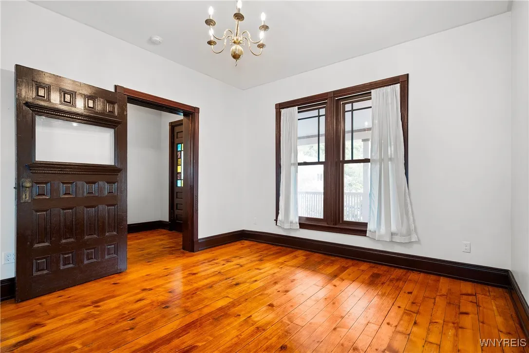 136 Prospect Avenue, Buffalo, New York 14201, Buffalo, New York 14201, 3 Bedrooms Bedrooms, 7 Rooms Rooms,2 BathroomsBathrooms,Residential Lease,For Rent,136 Prospect Avenue, Buffalo, New York 14201,B1620041
