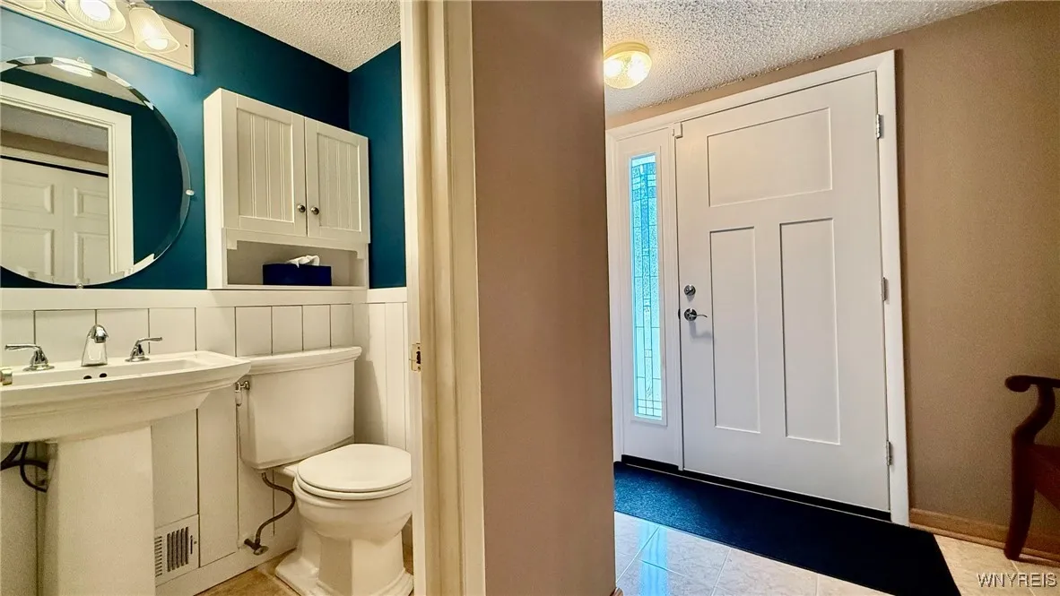 829 Deerfield Drive, North Tonawanda, New York 141, North Tonawanda, New York 14120, 4 Bedrooms Bedrooms, 10 Rooms Rooms,1 BathroomBathrooms,Residential,For Sale,829 Deerfield Drive, North Tonawanda, New York 141,B1621791