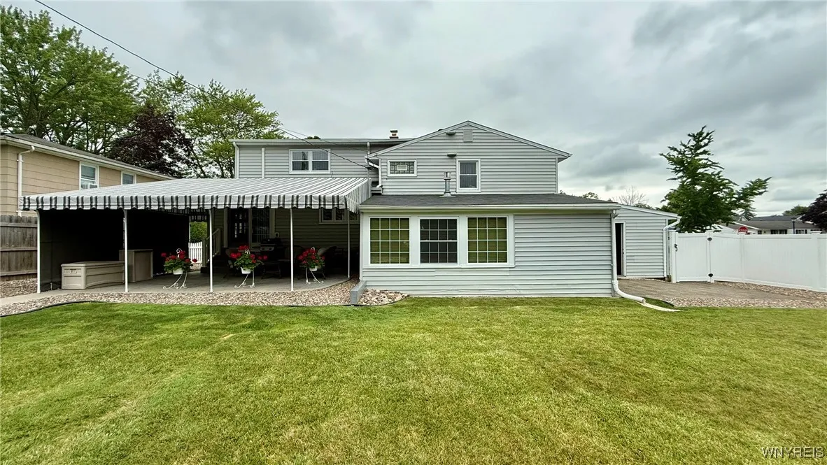 829 Deerfield Drive, North Tonawanda, New York 141, North Tonawanda, New York 14120, 4 Bedrooms Bedrooms, 10 Rooms Rooms,1 BathroomBathrooms,Residential,For Sale,829 Deerfield Drive, North Tonawanda, New York 141,B1621791