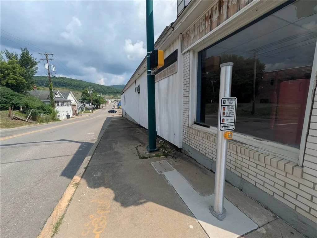 443 East Main Street, Bradford City, Pennsylvania, Bradford City, Pennsylvania 16701, ,Commercial Sale,For Sale,443 East Main Street, Bradford City, Pennsylvania ,R1621633
