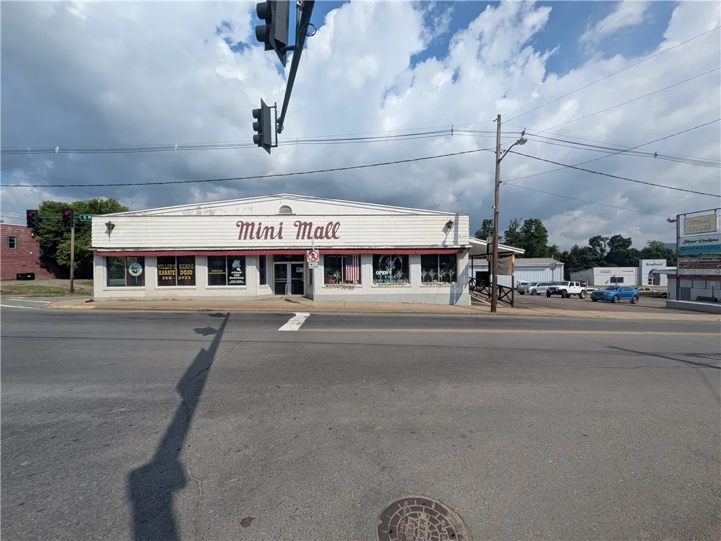 443 East Main Street, Bradford City, Pennsylvania, Bradford City, Pennsylvania 16701, ,Commercial Sale,For Sale,443 East Main Street, Bradford City, Pennsylvania ,R1621633