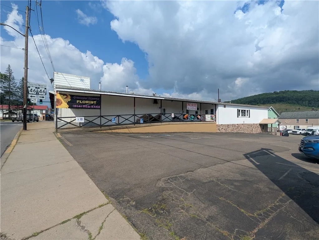 443 East Main Street, Bradford City, Pennsylvania, Bradford City, Pennsylvania 16701, ,Commercial Sale,For Sale,443 East Main Street, Bradford City, Pennsylvania ,R1621633