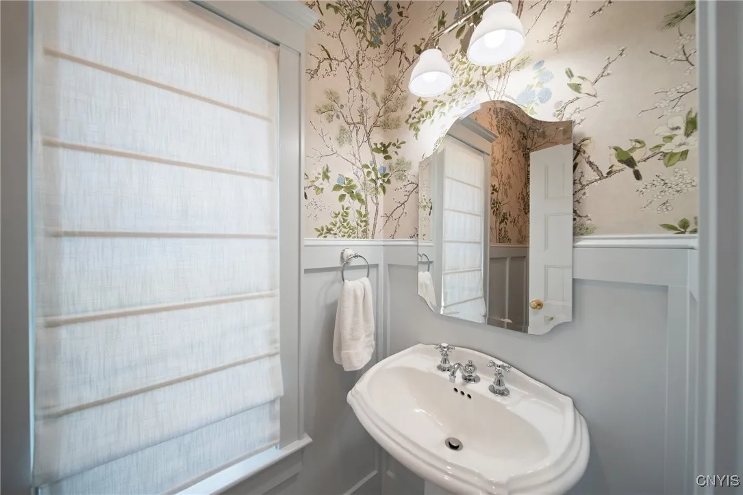 163 East Genesee Street, Skaneateles, New York 131, Skaneateles, New York 13152, 5 Bedrooms Bedrooms, 10 Rooms Rooms,4 BathroomsBathrooms,Residential,For Sale,163 East Genesee Street, Skaneateles, New York 131,S1621683