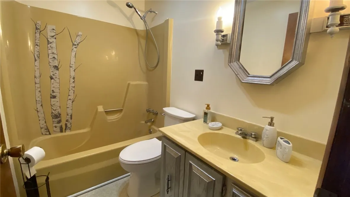 1221 Garden Lane, Middlesex, New York 14507, Middlesex, New York 14507, 3 Bedrooms Bedrooms, 8 Rooms Rooms,2 BathroomsBathrooms,Residential,For Sale,1221 Garden Lane, Middlesex, New York 14507,R1621786