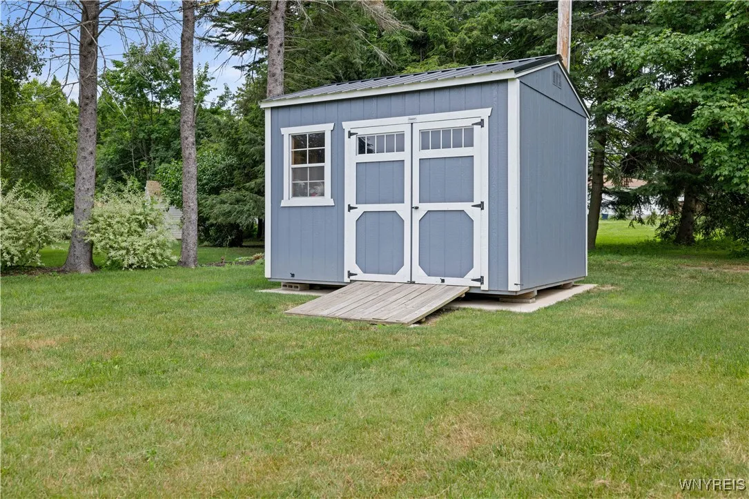 1203 Greenfield Drive, Alden, New York 14004, Alden, New York 14004, 3 Bedrooms Bedrooms, 6 Rooms Rooms,1 BathroomBathrooms,Residential,For Sale,1203 Greenfield Drive, Alden, New York 14004,B1620977
