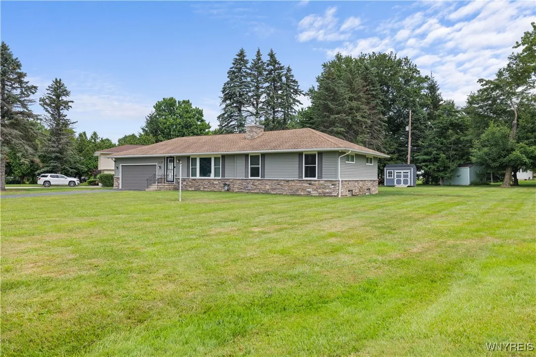 1203 Greenfield Drive, Alden, New York 14004, Alden, New York 14004, 3 Bedrooms Bedrooms, 6 Rooms Rooms,1 BathroomBathrooms,Residential,For Sale,1203 Greenfield Drive, Alden, New York 14004,B1620977