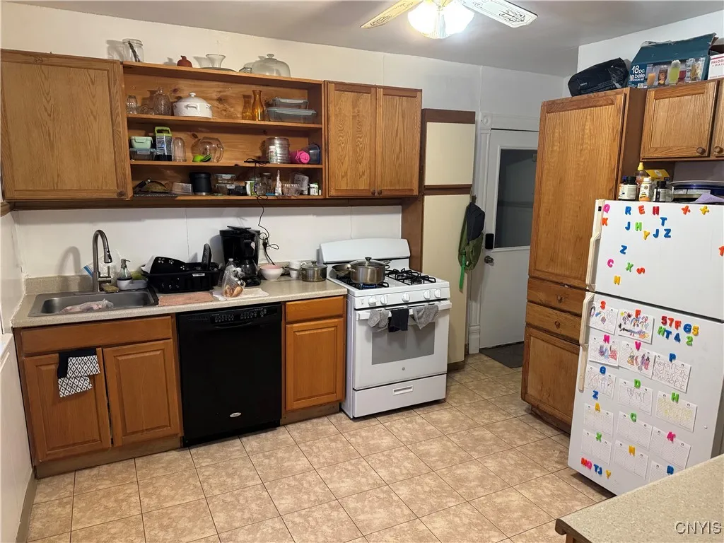 210 Pattison Street, Syracuse, New York 13203, Syracuse, New York 13203, 6 Bedrooms Bedrooms, ,2 BathroomsBathrooms,Residential,Closed,210 Pattison Street, Syracuse, New York 13203,0,S1621733