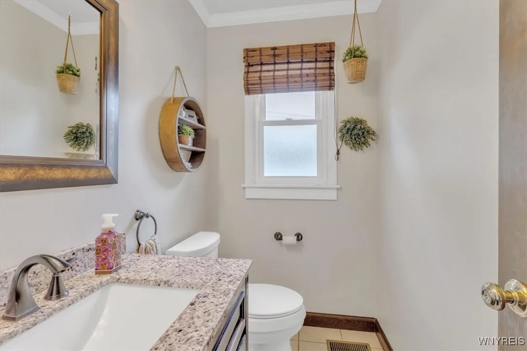 48 Woodbury Drive, Lockport City, New York 14094, Lockport City, New York 14094, 3 Bedrooms Bedrooms, 7 Rooms Rooms,1 BathroomBathrooms,Residential,Closed,48 Woodbury Drive, Lockport City, New York 14094,0,B1617663