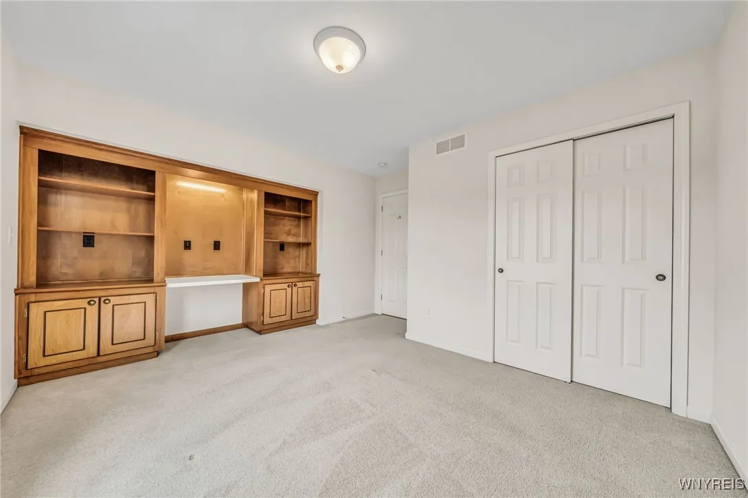 70 Haverford Lane, Amherst, New York 14221, Amherst, New York 14221, 3 Bedrooms Bedrooms, 11 Rooms Rooms,2 BathroomsBathrooms,Residential,For Sale,70 Haverford Lane, Amherst, New York 14221,B1621370