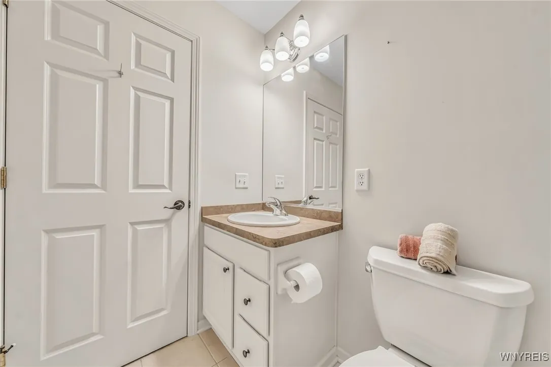 70 Haverford Lane, Amherst, New York 14221, Amherst, New York 14221, 3 Bedrooms Bedrooms, 11 Rooms Rooms,2 BathroomsBathrooms,Residential,For Sale,70 Haverford Lane, Amherst, New York 14221,B1621370