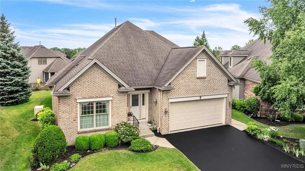 70 Haverford Lane, Amherst, New York 14221, Amherst, New York 14221, 3 Bedrooms Bedrooms, 11 Rooms Rooms,2 BathroomsBathrooms,Residential,For Sale,70 Haverford Lane, Amherst, New York 14221,B1621370