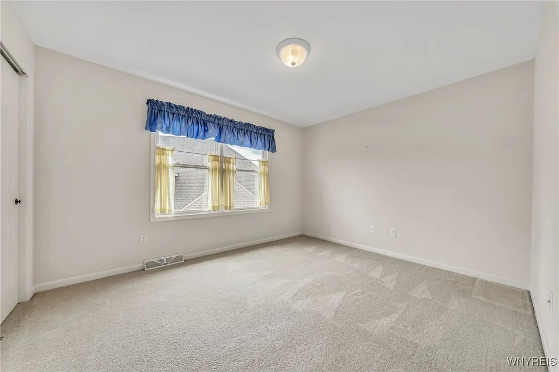 70 Haverford Lane, Amherst, New York 14221, Amherst, New York 14221, 3 Bedrooms Bedrooms, 11 Rooms Rooms,2 BathroomsBathrooms,Residential,For Sale,70 Haverford Lane, Amherst, New York 14221,B1621708
