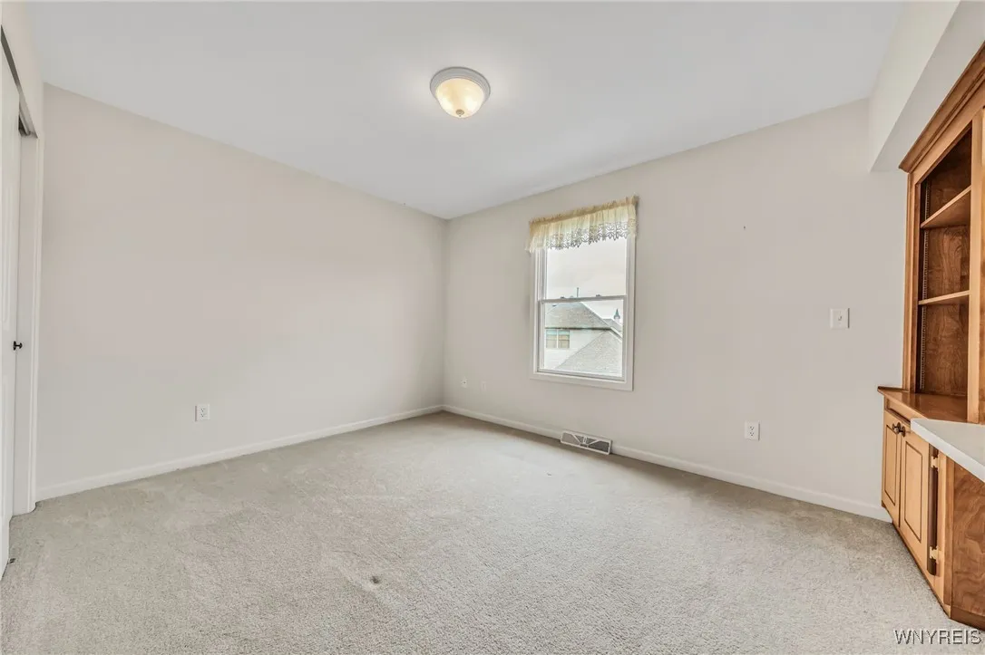 70 Haverford Lane, Amherst, New York 14221, Amherst, New York 14221, 3 Bedrooms Bedrooms, 11 Rooms Rooms,2 BathroomsBathrooms,Residential,For Sale,70 Haverford Lane, Amherst, New York 14221,B1621708